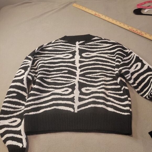 Zara Pizza Knit Sweater Black White Print Size Small - Picture 7 of 8